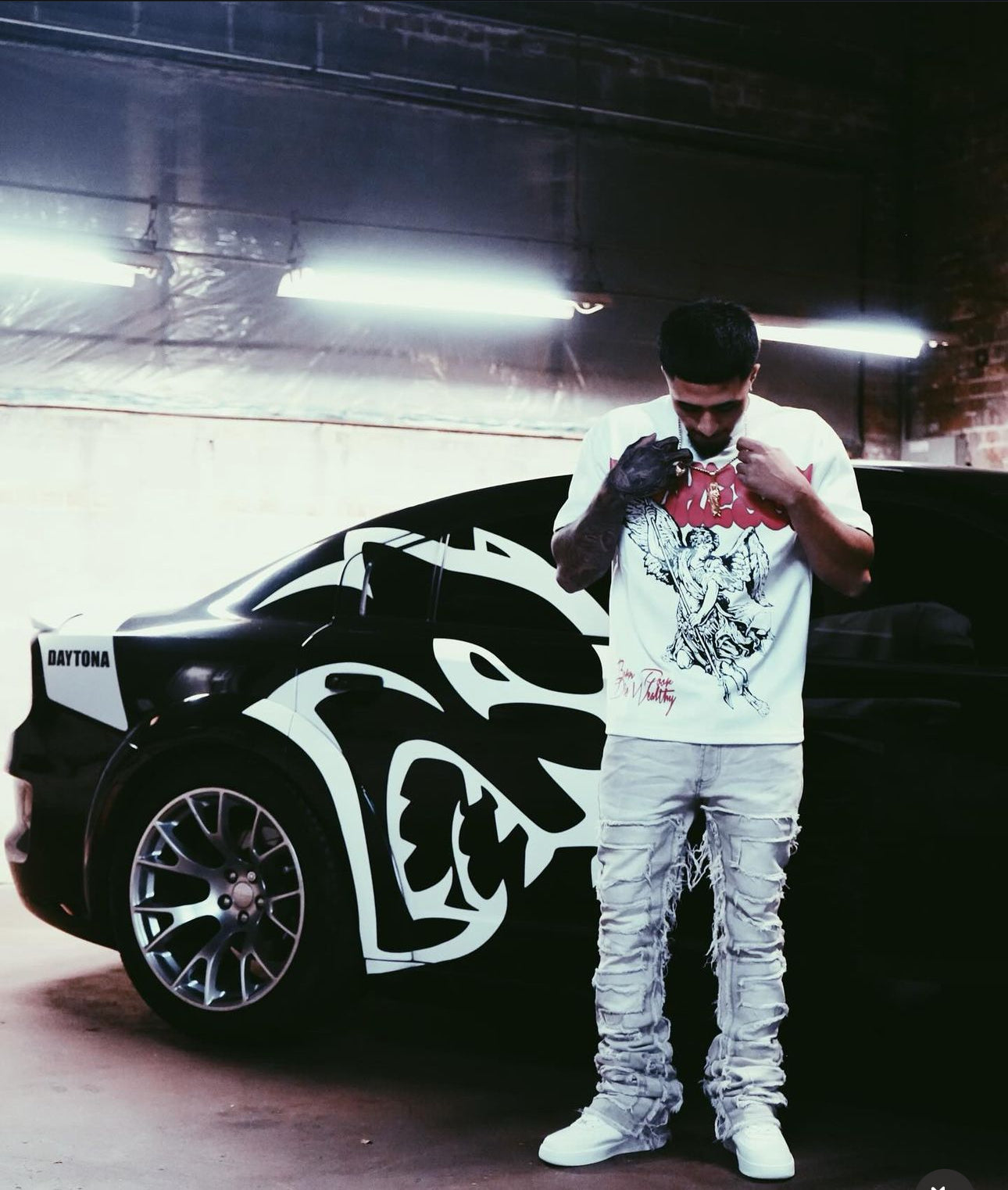 White & red Angel Tee (regular fit)